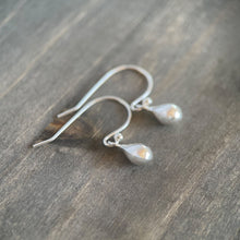 Load image into Gallery viewer, Sterling Silver Teardrop Earrings