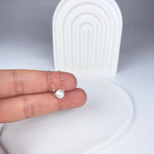 Load image into Gallery viewer, Dainty Freshwater Pearl Necklace